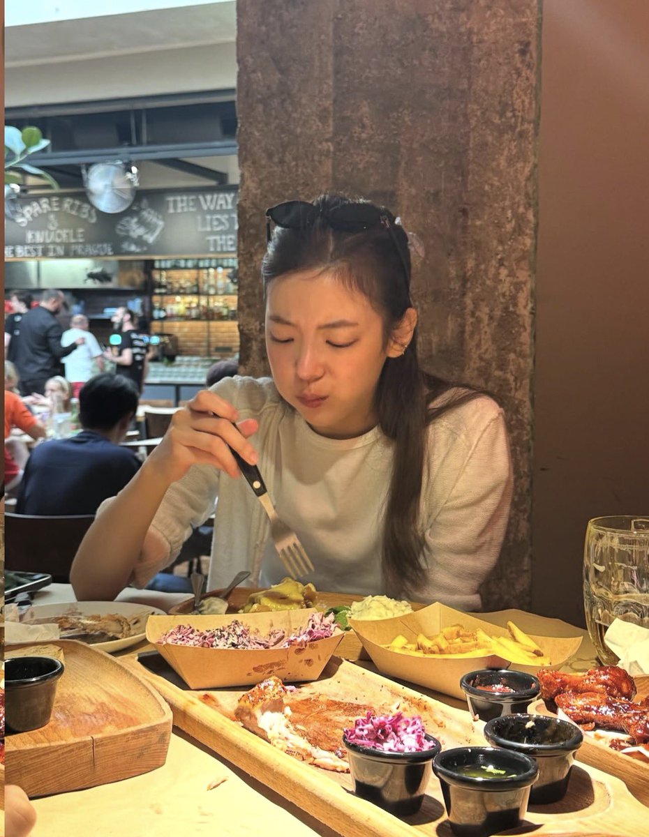 #LIA lia_loves___ instagram update