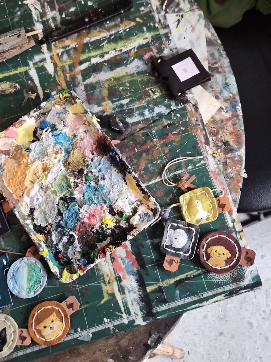 They went to art class. Cats and dogs and ducks and nature. TayNew what should I do with the two of you. 😭