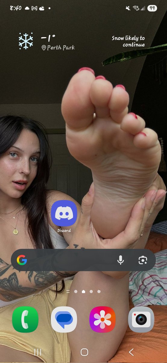 TimKMartin1's tweet photo. This is my 2nd photo of @ashleylottsxo on my wallpaper on my phone. She has the sexiest ever 😍!!!!!!!!! https://t.co/DG74nBAz3h