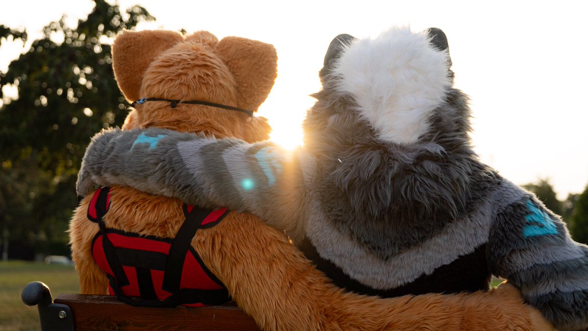 MaxFluffys tweet picture