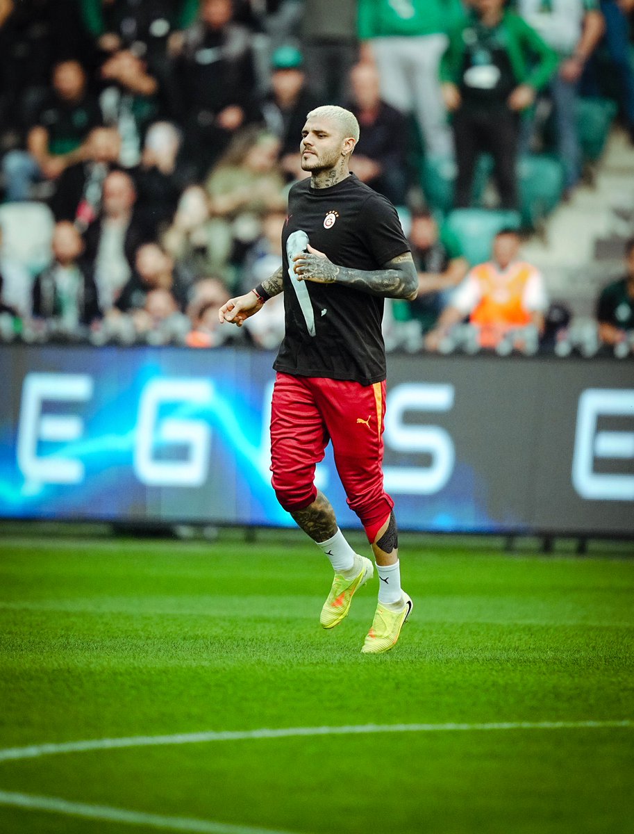 Tişört lütfen. <a href="/PUMATurkiye/">PUMA Türkiye</a>