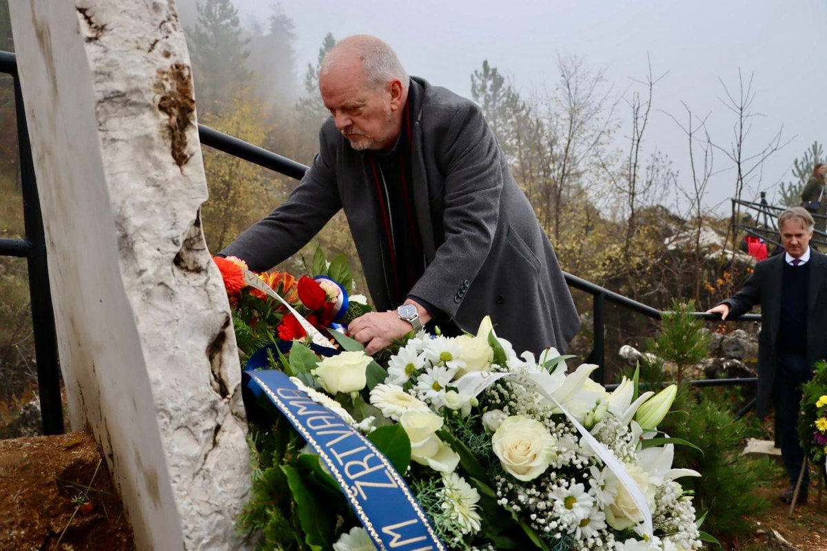 HenkvandenDool's tweet photo. Today at Kazani, we remember and pay respect to the victims whose lives were taken in one of Sarajevo’s darkest chapters. Remembering Kazani means confronting difficult truths and honoring the dignity of every victim, which we see as the only way forward.

@DutchMFA https://t.co/0jRPMTX45x