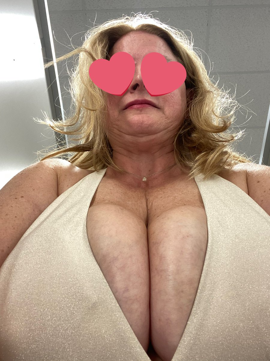 SexyStacy42G's tweet photo. My husband LOVED this bathing suit I didn’t. What do you think? https://t.co/64kMKyQMNs