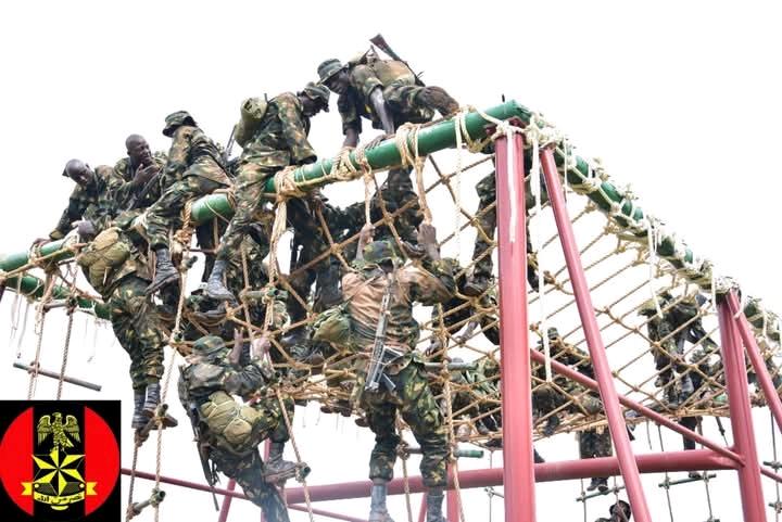 IdongesitEyoAk4's tweet image. For God and Country 🇳🇬. Follow me 📍 #NigerianArmy #sentinel #CourageAndCommitment #MilitaryExcellence #HeroesInTraining #ProudlyNA