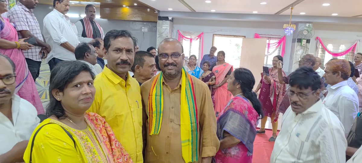 Pallasrinivas4u's tweet image. నేడు గాజువాక నియోజకవర్గంలోని వివిధ కార్యక్రమాలకు హాజరైన ఆంధ్రప్రదేశ్ రాష్ట్ర టిడిపి అధ్యక్షులు, గాజువాక శాసనసభ్యులు శ్రీ పల్లా శ్రీనివాసరావు గారు.
#PallaSrinivasaRao #TDP #TDPStatePresident #MLAGajuwaka  #Gajuwaka