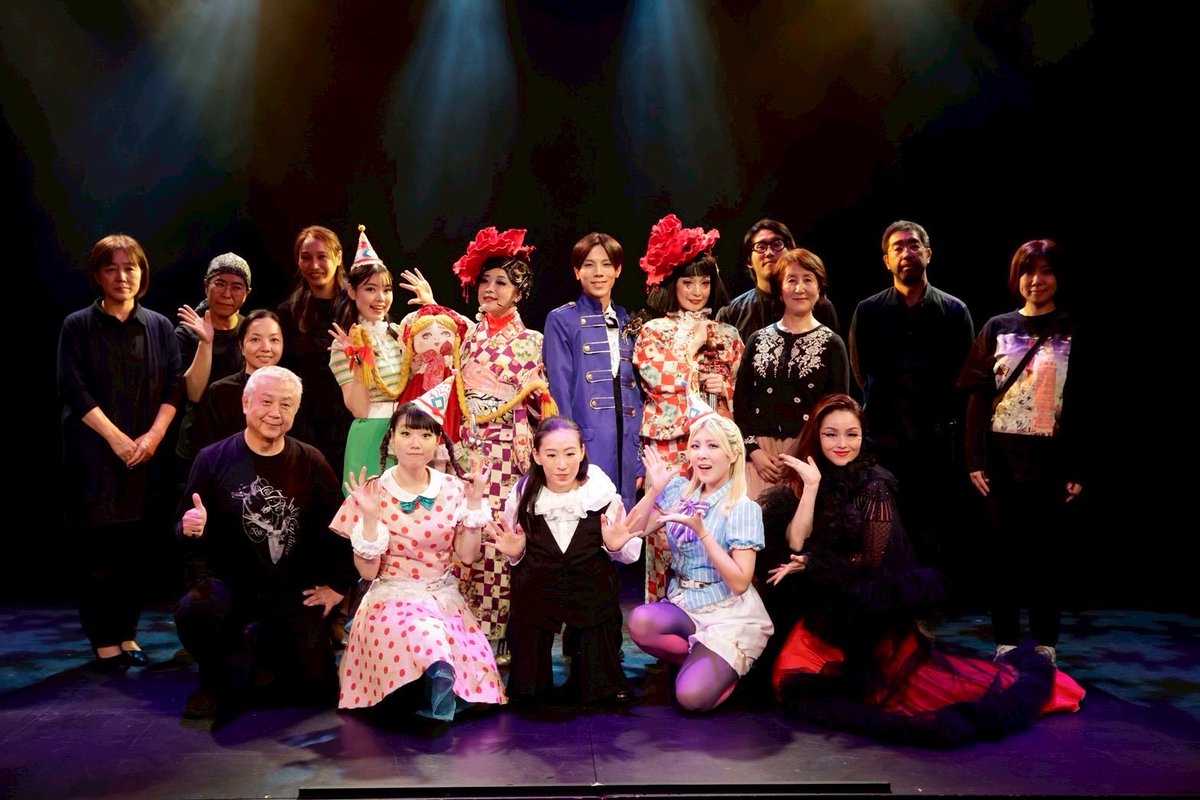 取り急ぎ！！

幻想奇術空間 シンビーボックス 第2回公演
『～浅草奇譚～夜ごといざなう偽りの月よ』

たくさんのお客さまにご来場いただき、無事に全公演終演いたしました！！

本当にたくさんの方々に支えられての公演だったなと実感しています

ありがとうございました！✨