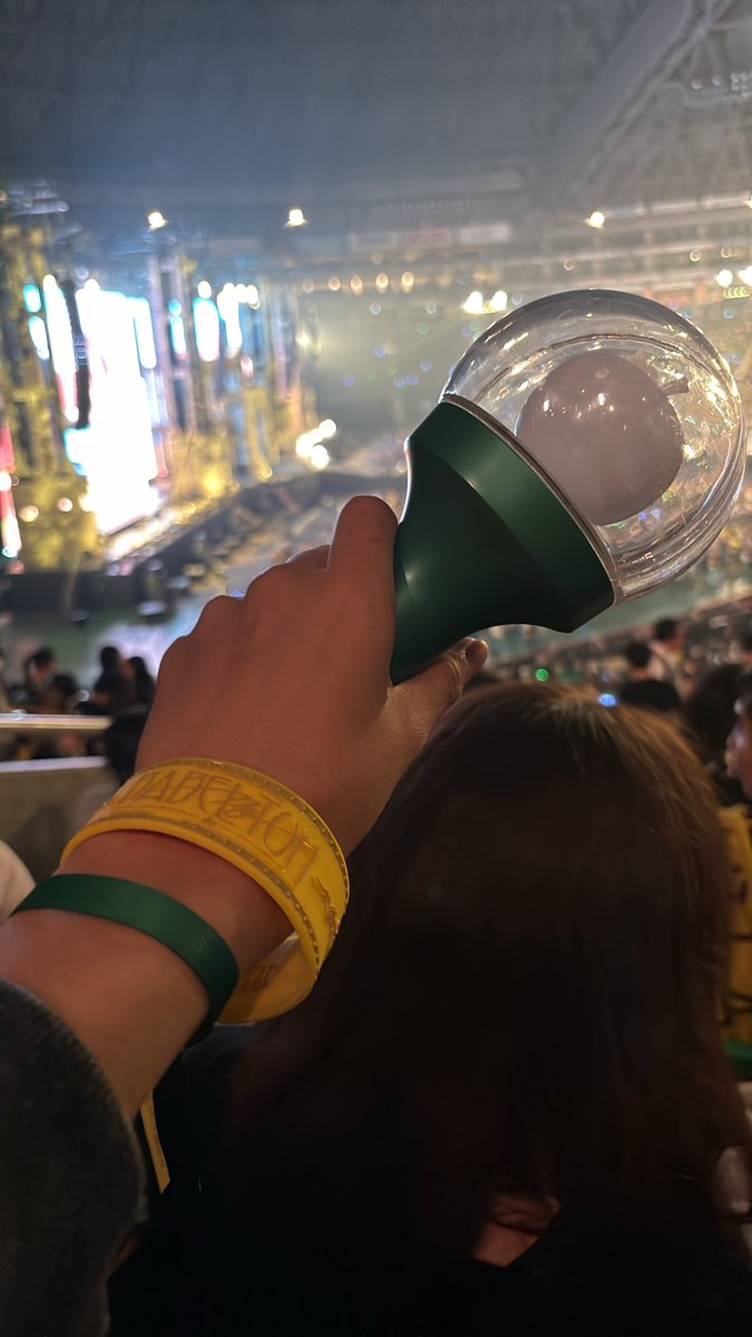 Lovell002_'s tweet photo. ミセスから離れる人生はないだろうなこの先 https://t.co/hsBkpcHGUp