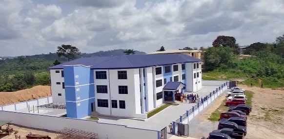 Thevokofficial's tweet image. 📍📍JUST IN📍📍

His Royal Majesty Otumfuo Osei Tutu II, has constructed a 600-bed capacity girls’ dormitory at Sefwi Wiawso Senior High School.

The construction is aimed at improving student accommodation and fostering educational growth in the region.

Stay tuned✅