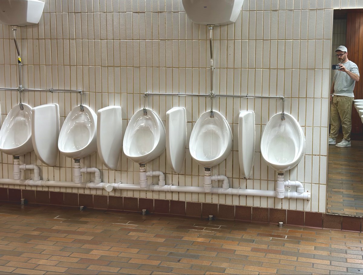 Bunchuk's tweet image. unnational museum