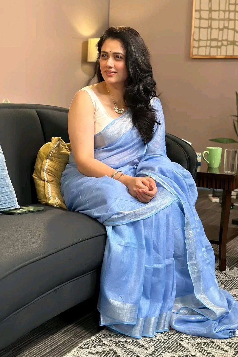 hashtagcinema_'s tweet image. That one lavish independent feminist milf in every colony😌