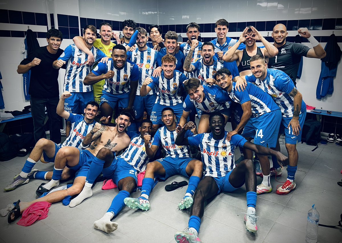 ¡Pero qué partido han hecho estos tíos! 😱

➕3️⃣

#𝗖𝗮𝗺𝗶𝗻𝗲𝗺𝗼𝘀𝗝𝘂𝗻𝘁𝗼𝘀 🤝🏻 💙🤍