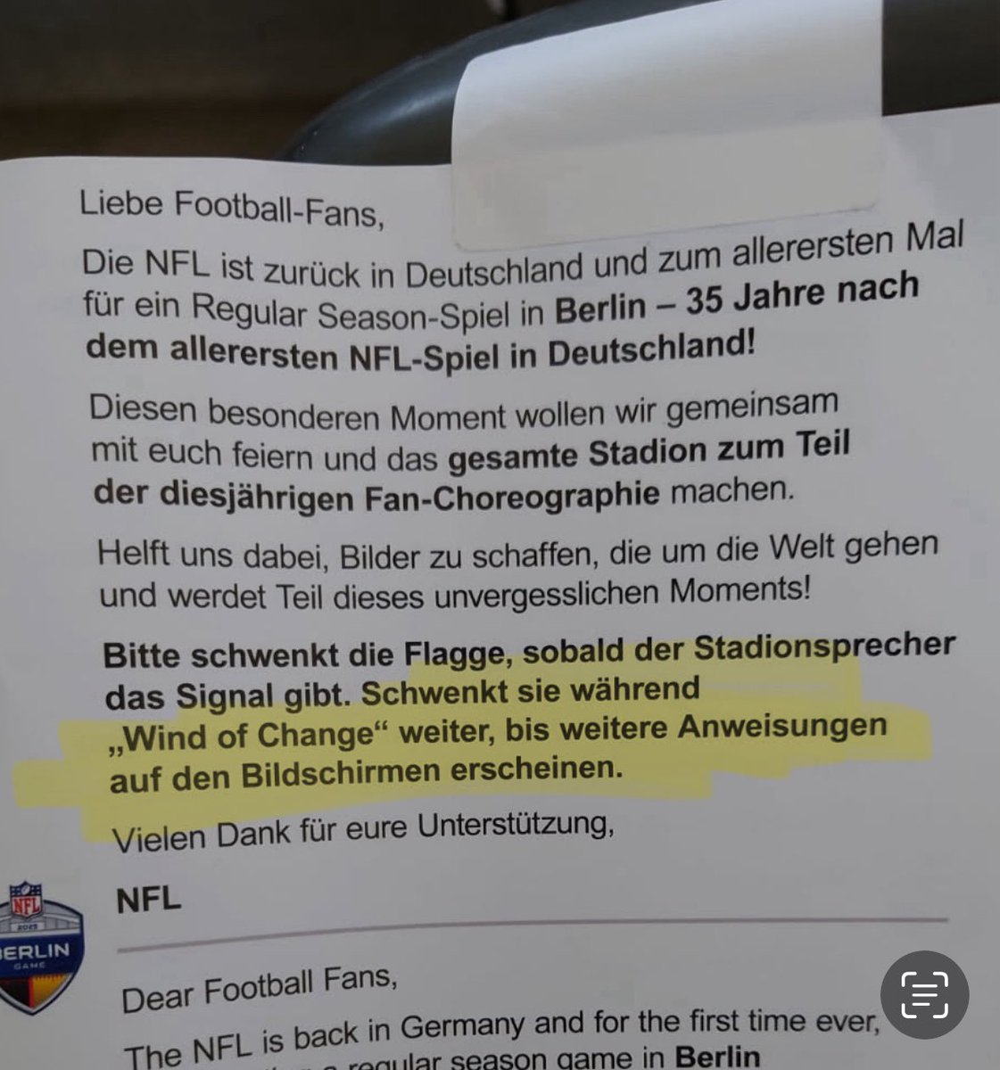 born_gdr's tweet image. „Wind of change“? „Looking for Freedom“ als Mauereinsturz-Songs? Bis heute hat man keinen Ostdeutschen gefragt… Für die meisten ist es „Als ich fortging“ (Karussell),  „Born in the GDR“ (Sandow) oder „Langeweile“ (Pankow) . Da wird man langsam ein bisschen kleinlich.😉#Mauerfall