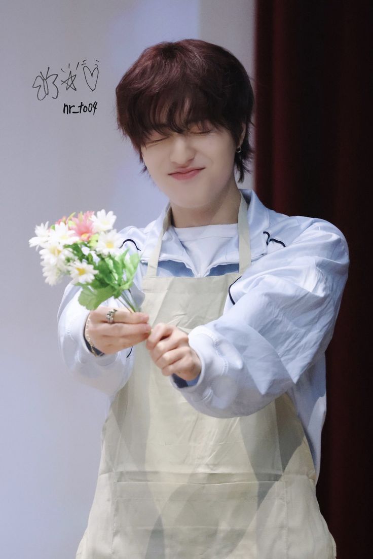 waftanawbe's tweet photo. Beep Beep! Hemloo, I'm the new handler of this account! Ruru is searching for a friend, can you help me find it? 🔍 Ruru lost 😞, me need to find new friends and family! Would you be my fwiend? Oh and pwetty please spread this post juseyo! Thanchuu ^°^
Psst, ruru have treats too! https://t.co/5aNOcrEVri
