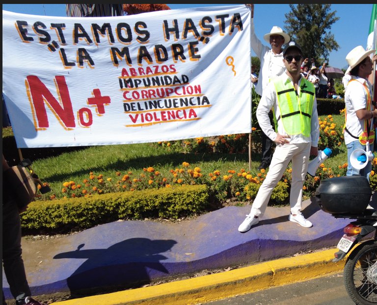 CharlyDaker's tweet photo. @juncalssolano @gobmx @gobierno_tonala DICE @Claudiashein @PartidoMorenaMx
QUE, SON TRAPARENTES 
SOLO, FUE UN FRAUDE 
LA MEGA FARMACIA DEL 
BIENESTAR DE HUEHUETOCA 
DE SU @lopezobrador_ 
🇲🇽 #CarlosManzo 🇲🇽 https://t.co/VYf9l75ya2