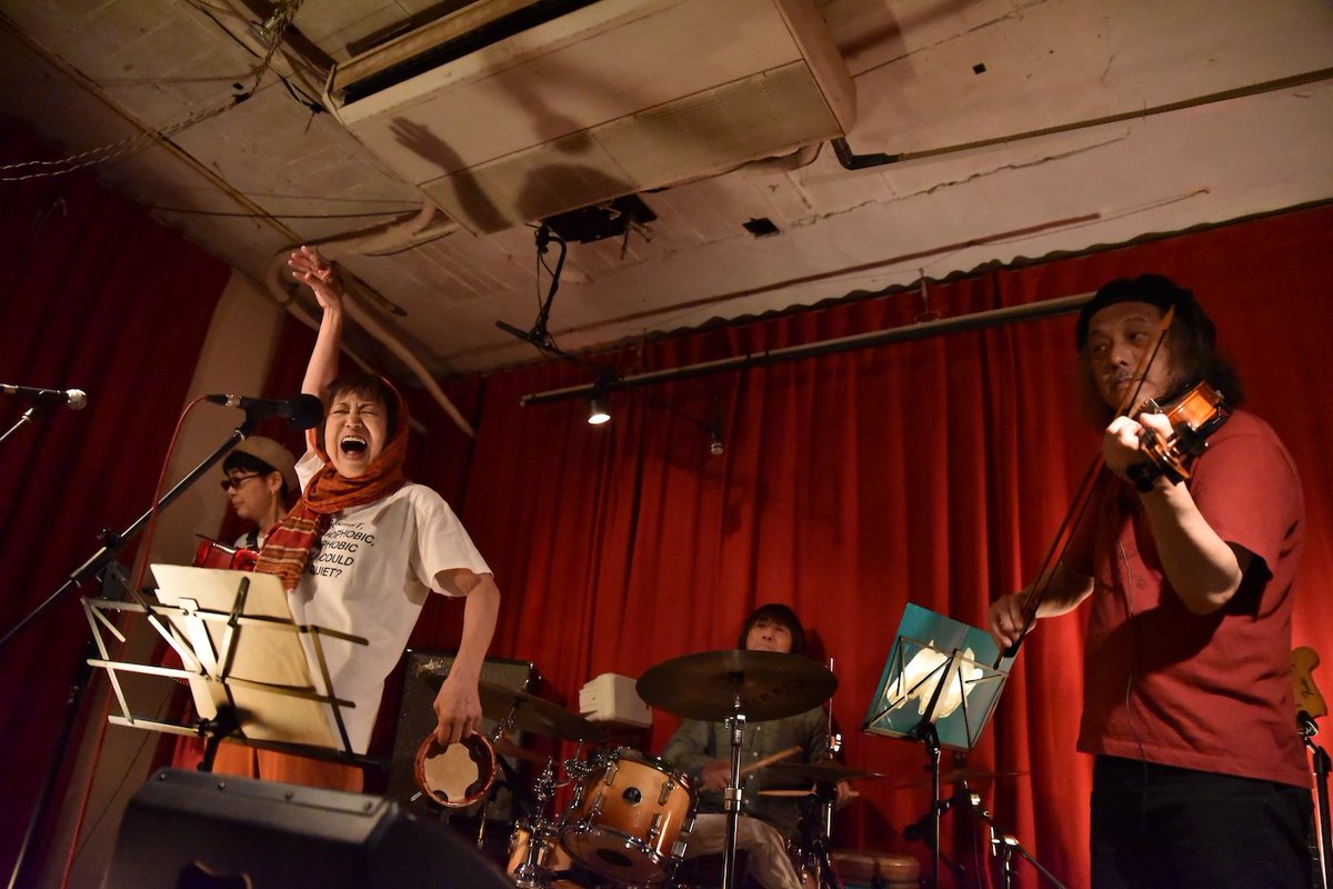 音のことを言葉で表すのは難しい… 12/7のツーマンライブ、「せめてたっぷりの自由」というタイトルをつけました。NON BANDは今年最後のライブ。次はたぶん雪が溶けないとありません😹 mooolsとの共演が楽しみ。ご予約お待ちしています！