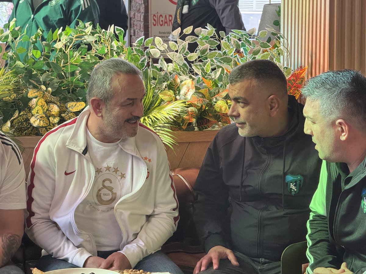 basanjk's tweet photo. @metfrkan @GalatasaraySK Eeee https://t.co/UXFiOHRuzs
