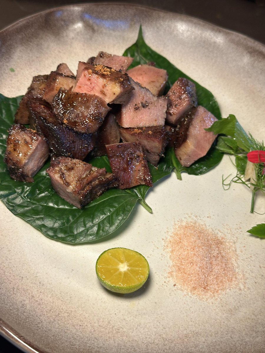 fondofgoodfood's tweet image. ภูเก็จ ร้านอาหารใต้แถวเยาวราชที่อร่อยแสงออกปาก😍 จริงๆคือชอบทุกจานเลย ทั้ง ลิ้นวัวย่าง, ใบเหลียงคั่วไข่, กุ้งแม่น้ำทอดเกลือ ให้10/10 พวกขนมก็ทำออกมาได้ดีมากๆเช่นกัน อย่างโอ้เอ๋วขนมทางใต้ที่เค้าเสิร์ฟมาเป็นแบบparfait ดีอะ อยากแนะนำให้ไปลองกัน @aroii #อร่อยไปแดก