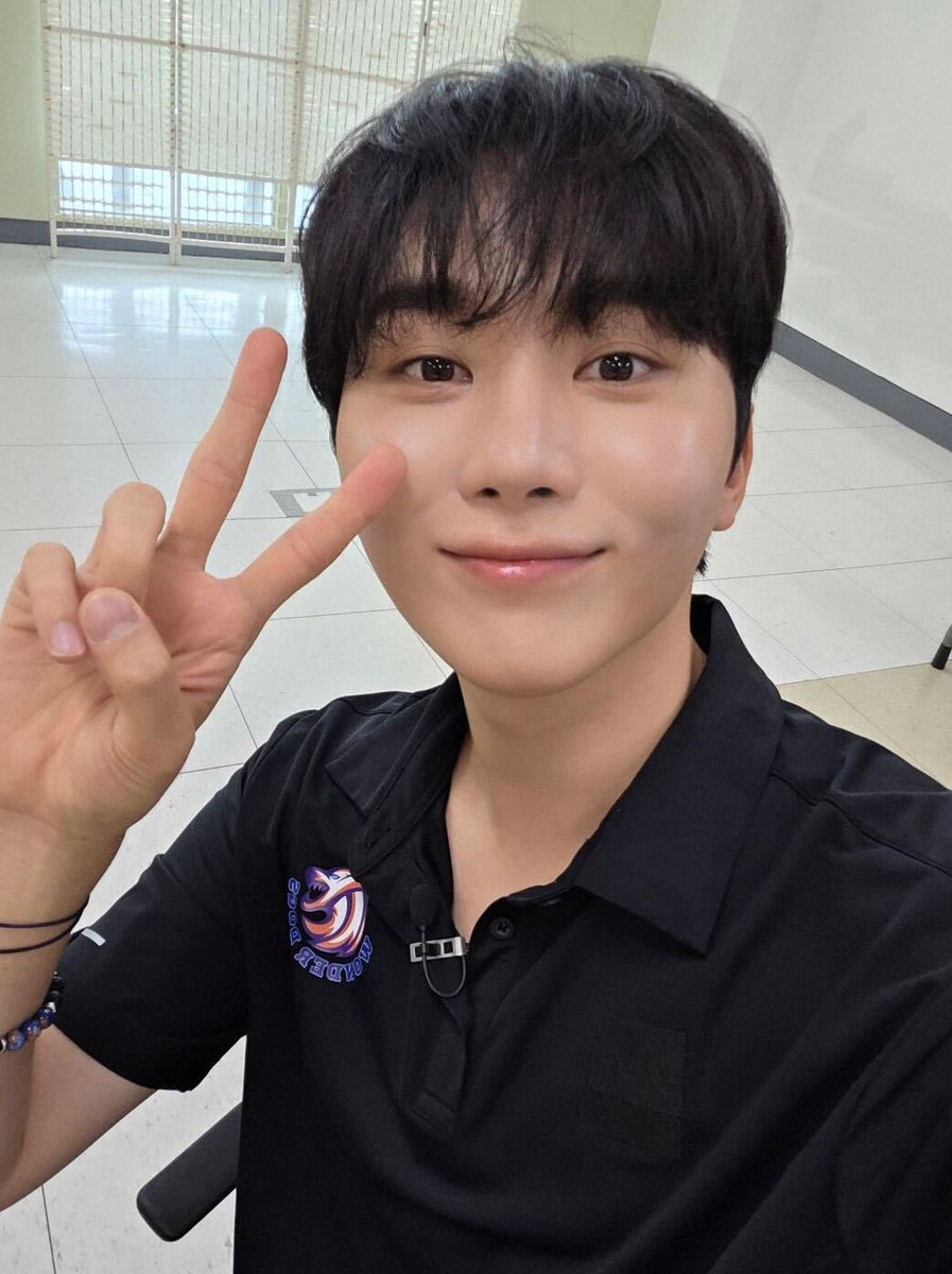 pledis_17's tweet photo. [17'S 승관]
251109 #신인감독김연경

#SEUNGKWAN #승��
#SEVENTEEN #세븐틴 https://t.co/fAnnSZMtbx