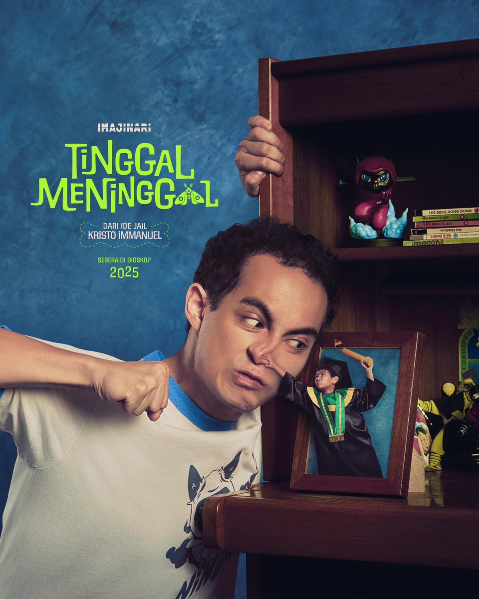 FilmIndoSource's tweet image. Kristo Immanuel and Jessica Tjiu win Best Screenplay (Comedy) for ‘TINGGAL MENINGGAL’ at Festival Film Wartawan 2025.