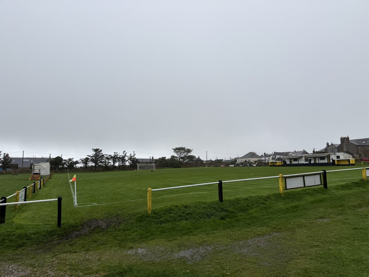 CartlandDavid's tweet photo. 2 matches in 24 hours and 18.5km in the legs. Utterly sodden after this mornings vet game was played in wet and windy conditions. A cracking away team comeback from 4-1 down to win 5-4 and safe passage into the next round of the county cup. #grassrootsref https://t.co/uzVzQEWfbj