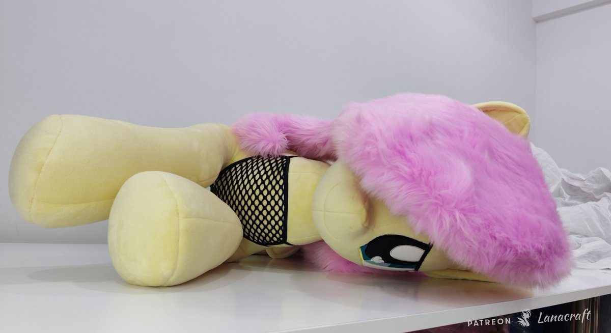 _LanaCraft's tweet image. Check, check, pic test 😇lanacraft.itch.io/shy-top-model
#mlpfim #plush