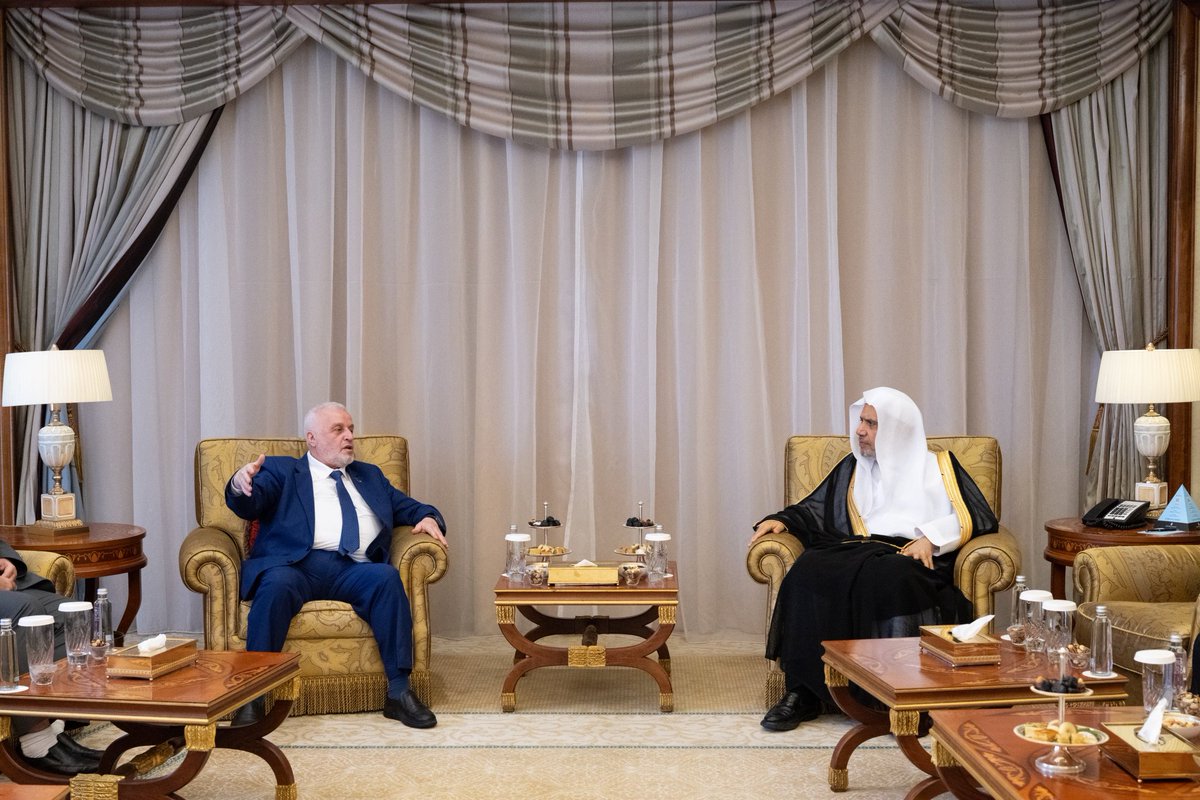 MWLOrg_en's tweet image. Earlier today, H.E. Sheikh Dr. #MohammedAlissa @MhmdAlissa, Secretary-General of the Muslim World League (MWL) and Chairman of the Organization of Muslim Scholars, met with H.E. Dr. Mohammad Abu Al-Khair Shukri, the Syrian Minister of Endowments, along with his accompanying…