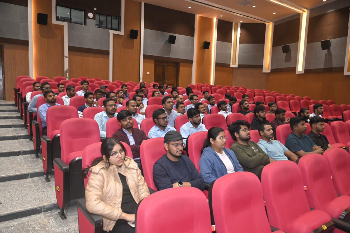 rishabhriseup's tweet image. On November 6th, we hosted a road safety awareness session for the Management Trainees and faculty at @iicmranchi
Safety is always priority..
 Let&apos;s all Rise Up!

#MissionRoadSafety #Ranchi 
@deepakbiruajmm @RiseUp_Ngo @HemantSorenJMM @ranchipolice @nitin_gadkari @TrafficRanchi