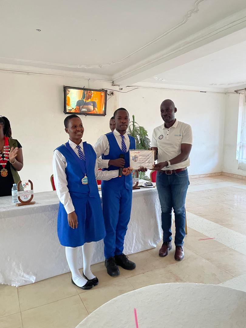 Destadia's tweet image. Words of wisdom were shared by Rtn. @Andrewmuwamba, D9213 Youth Service Chair, with the interactors from Kirinya (C.O.U) SS at Hotel Mamerito on Friday as we closed off the Interact Week. Inspiring the next Gen of leaders.✨️

#InteractWeek 
#RotaryEyamba
#DestadiaPR