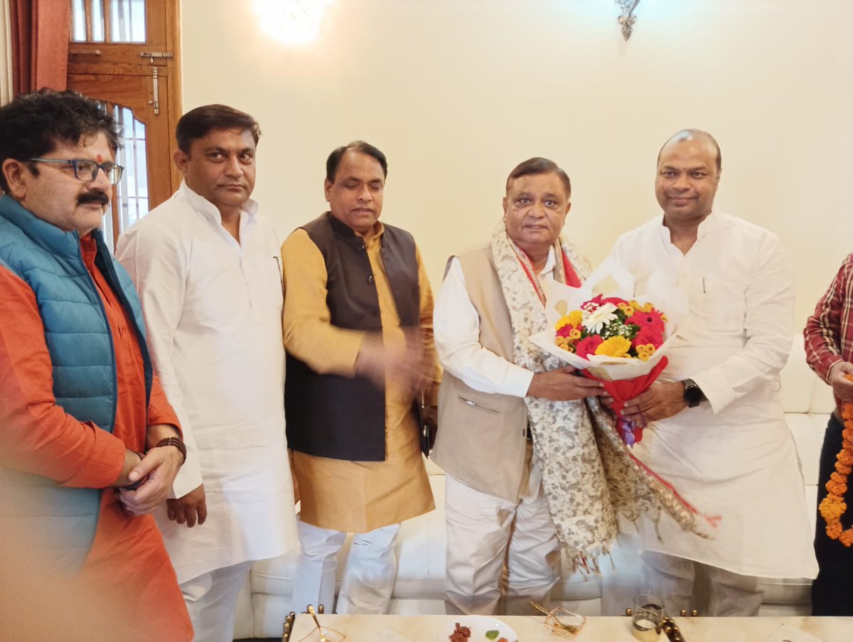 MlcSuresh's tweet image. आज शामली नगर पालिका कार्यालय में आयोजित “आत्मनिर्भर भारत संकल्प अभियान” कार्यक्रम में शामिल हुआ, इस अवसर पर मुख्य अतिथि माननीय सांसद श्री अतुल गर्ग जी उपस्थित रहें।। 

कार्यक्रम में आत्मनिर्भर भारत के संकल्प को साकार करने हेतु अनेक प्रेरक विचार साझा किए गए।
#Sureshkashyap