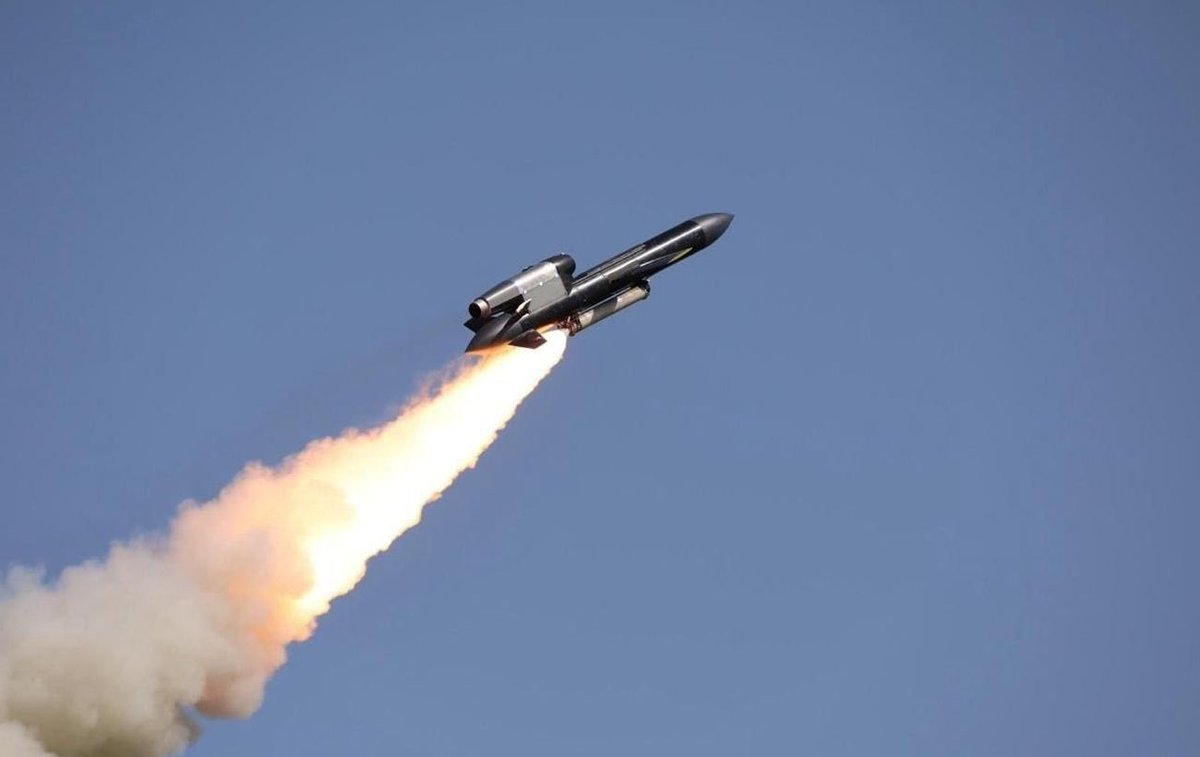 ❗️🇺🇦Ukraine has created a 3,000 km range “Flamingo” cruise missile — twice as powerful as the 🇺🇸American Tomahawk

The British publication The Independent writes that Ukrainian engineers are creating a new generation of weapons, combining old technologies with IT solutions.

One