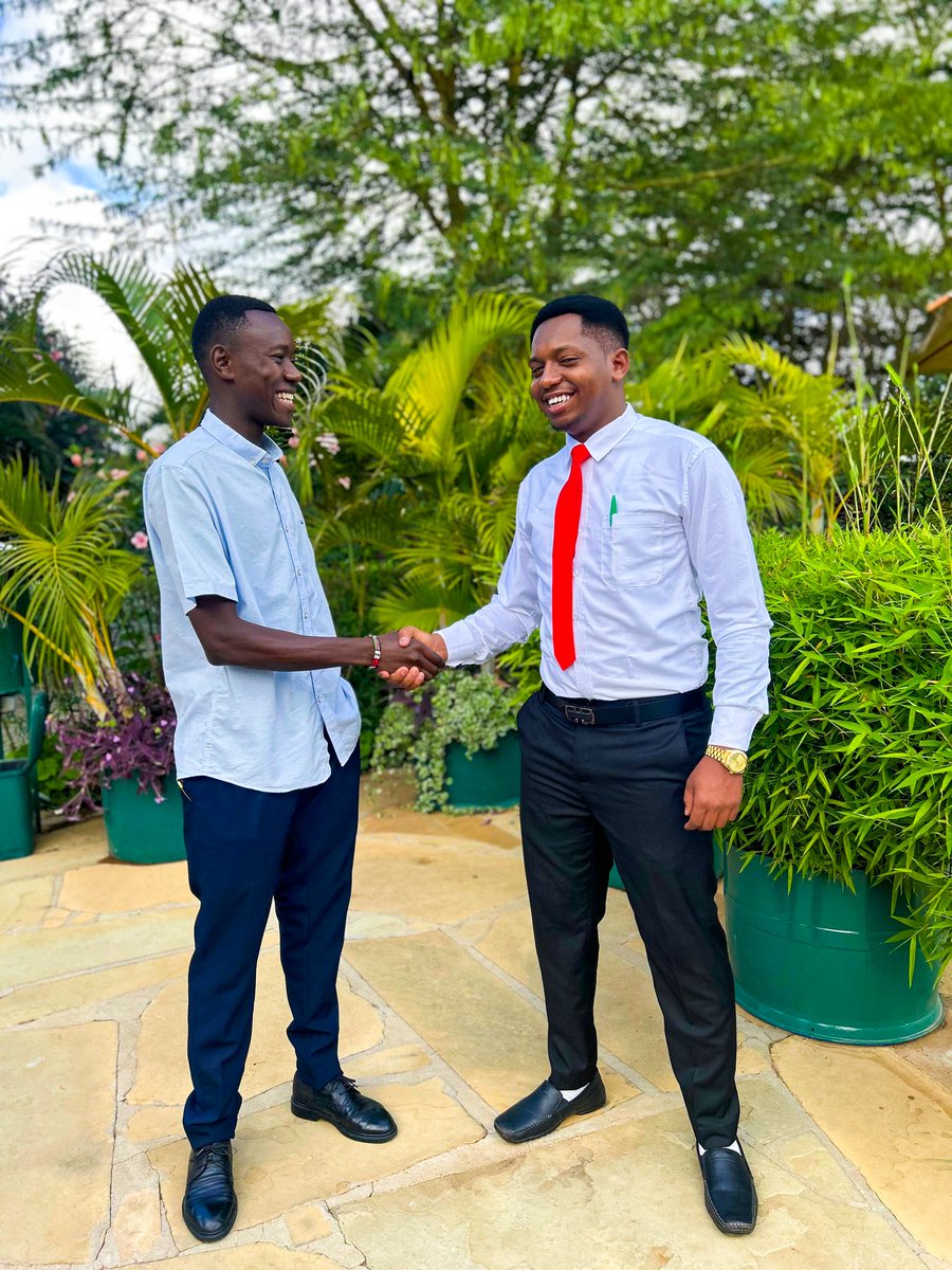 The conversations that transform nations start in rooms full of courageous young voices.
Grateful to stand among changemakers committed to building an inclusive and accountable future.
#YouthInAction #LeadershipMatters #DemocracyInAction
#NIMD
#IfPC