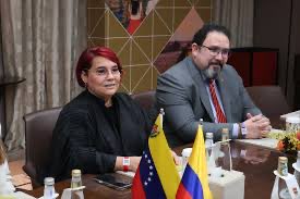 EmbaVESaudiA's tweet image. Ministra Leticia Gómez aborda cooperación turística con Omán en Arabia Saudita