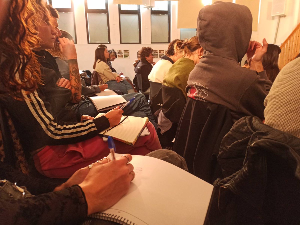 GKSozialista's tweet image. 📚 Asteburu honetan mintegi politikoen saioak burutu ditugu.

📸 Hemen irudi batzuk: