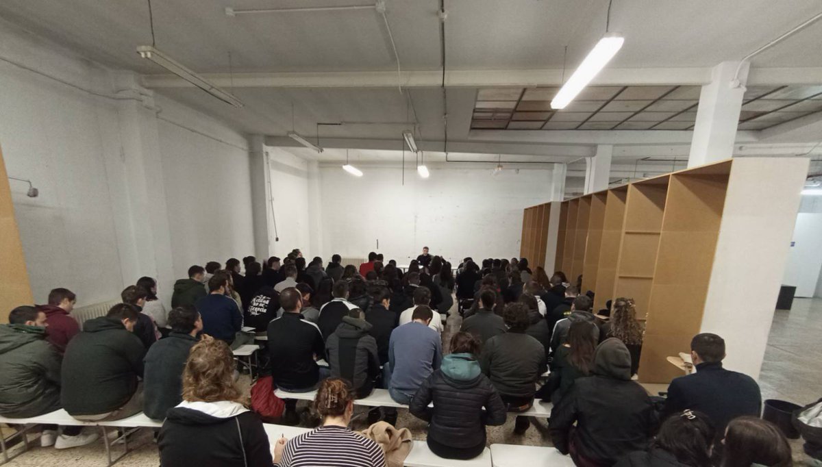 GKSozialista's tweet image. 📚 Asteburu honetan mintegi politikoen saioak burutu ditugu.

📸 Hemen irudi batzuk: