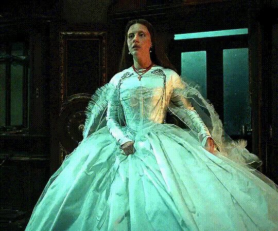 anifeelms's tweet photo. In another life, I’m Mia Goth, playing Claire #Frankenstein or Elizabeth, just so I can be dressed up like that. https://t.co/jpCXIjW8cg