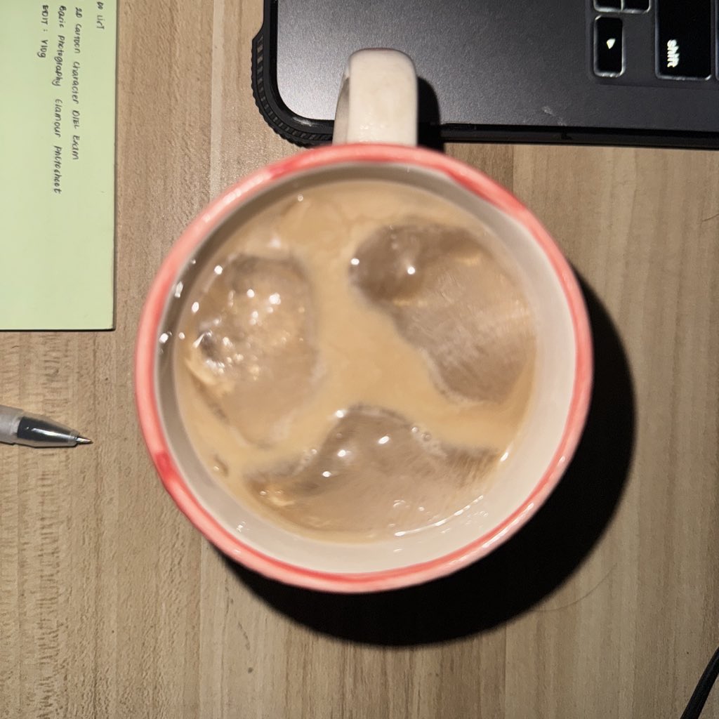 zk_logg's tweet image. work mode on 🤓🔋 #studytwt #lifetwt #allnighter