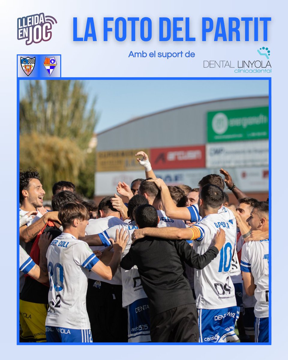 📸 LA FOTO DEL PARTIT

😍 L'alegria dels jugadors del <a href="/CFJ_Mollerussa/">CFJ Mollerussa</a> després d'aconseguir la primera victòria en lliga, tres punts molt importants contra un rival directe a la zona baixa!⚽️

🤝 Amb el suport de Dental Linyola!

📸 <a href="/josepmribes/">Josep M Ribes Capell</a>

#MollerussaCanVidalet #LleidaEnJoc