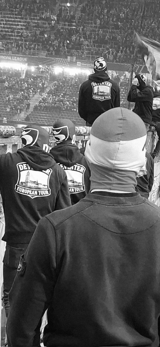 CGAEB1's tweet image. Nog 1tje dan van Salzburg. vanavond weer focus op de competitie. #komoptan❤️💛