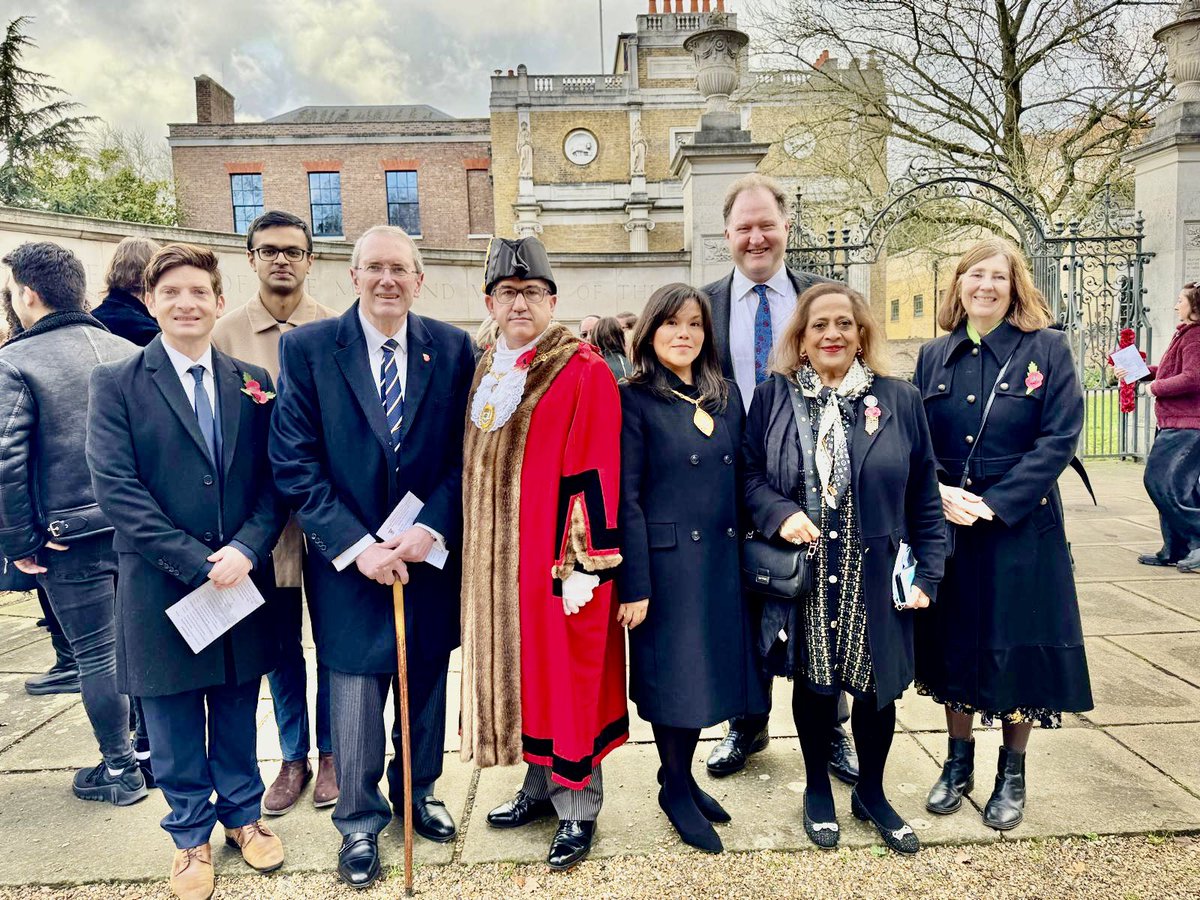 SeemaStk's tweet image. Always a very special day to attend Remembrance day service and be part of the march to Memorial Gates Ealing Green as we honour lives lost in service for our freedom. 
We stand together in gratitude.

#RemembranceDay 
#LestweForget 
#CommunityUnity 
#Ealing