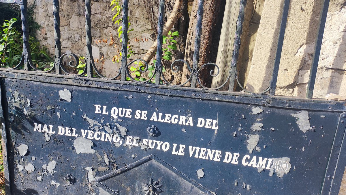 diostuitero's tweet image. Tuits en puertas.