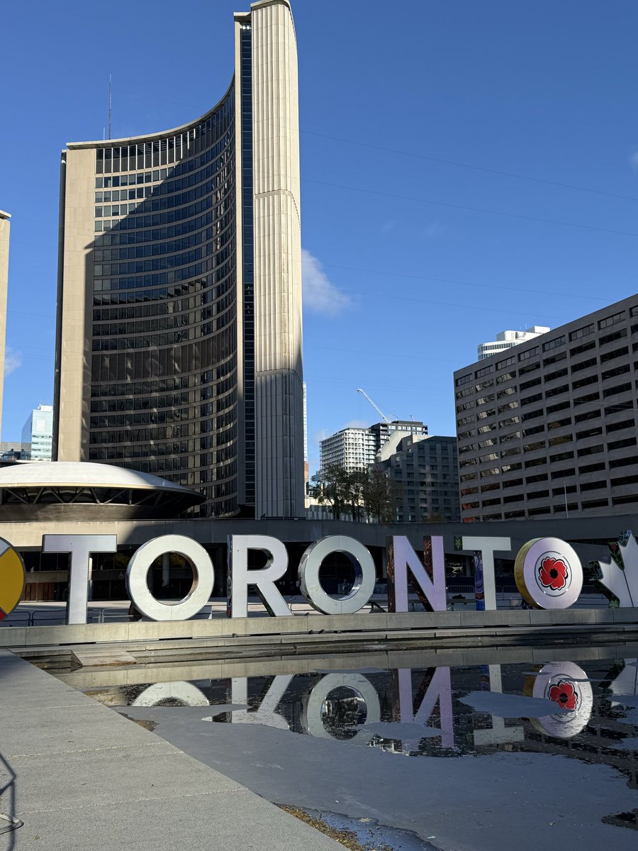 mariabachp's tweet photo. i’m in toronto and i got this view🫶🏻 https://t.co/75PRxYFuDk