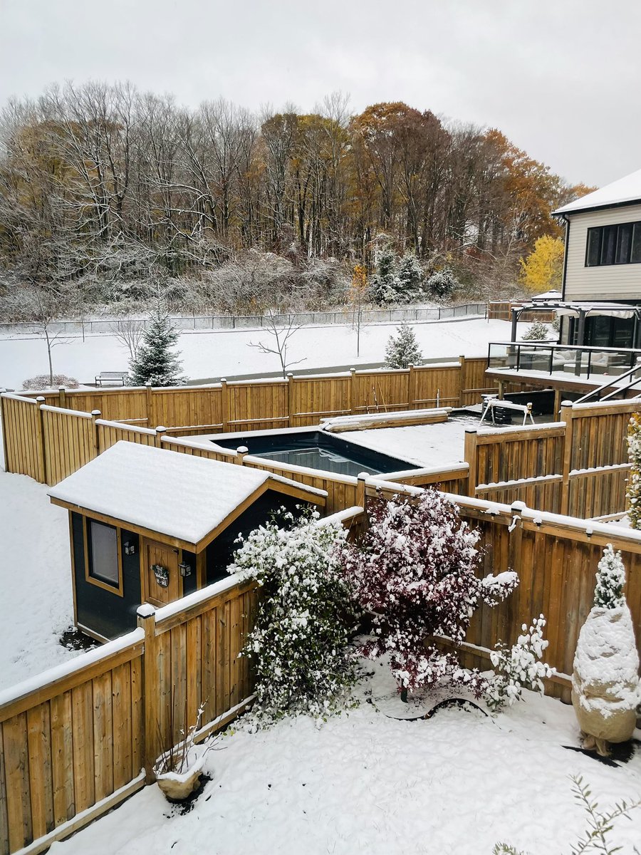 تا دلتون بخواد در این کشور شاهد 
بی حجابی دخترها 
فسق و‌فجور 
مستی ‌
لختی مردان و زنان 
ماریجوانا 
گناه اندر گناه 
 بودم و هستم تا به امروز !! 
این هم قسمت امروز ما 
حالا هی برو بگو علت بی بارانی ما مردم گناهکار هستیم و هزار تا چرت و پرت دیگه ...!
#بی_آبی
#بی_بارانی
#بی_عقلی