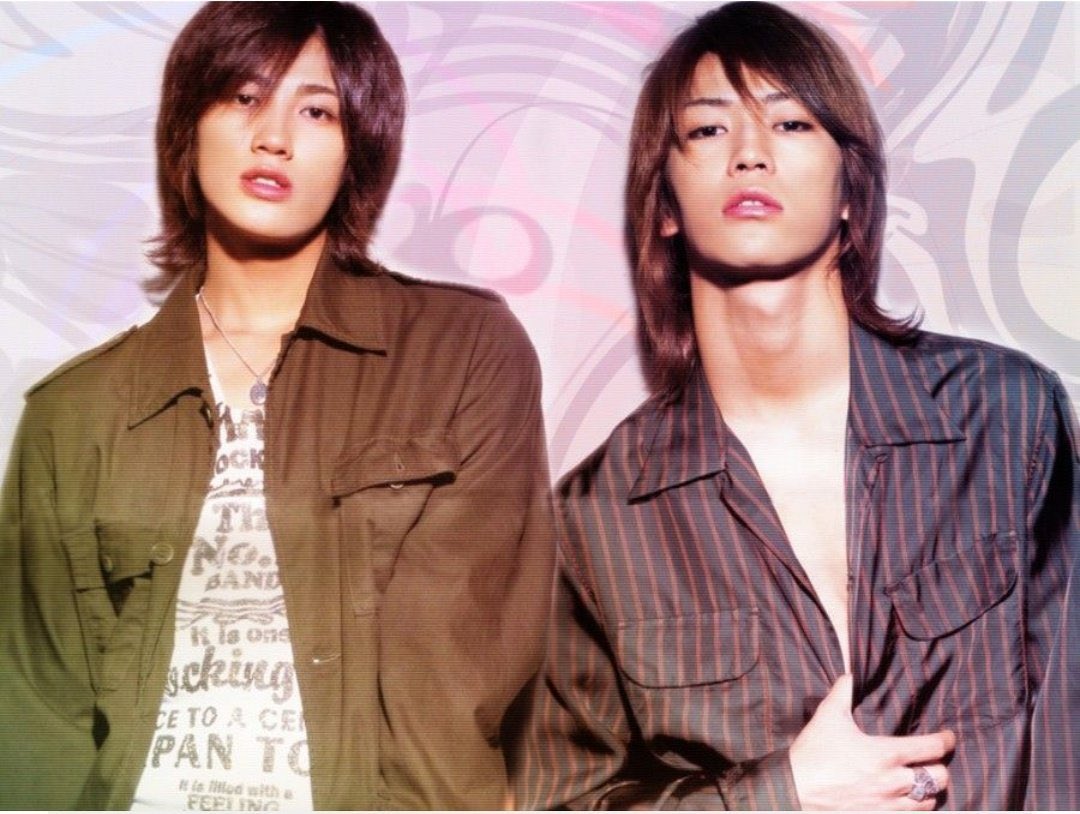 xxxxxk2's tweet image. 赤西くんの隣にいる亀梨くんの表情、昔と変わらなくて本当に泣いちゃう