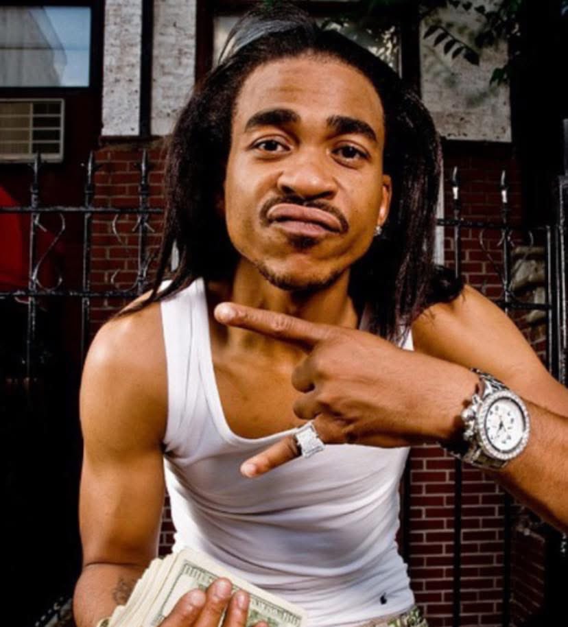 C2thaL2thaIGG's tweet image. 2014, I was at Disneyland and had to bribe dude to draw Max B for me… I still have this painting 🌊🌊🌊🌊🌊🌊