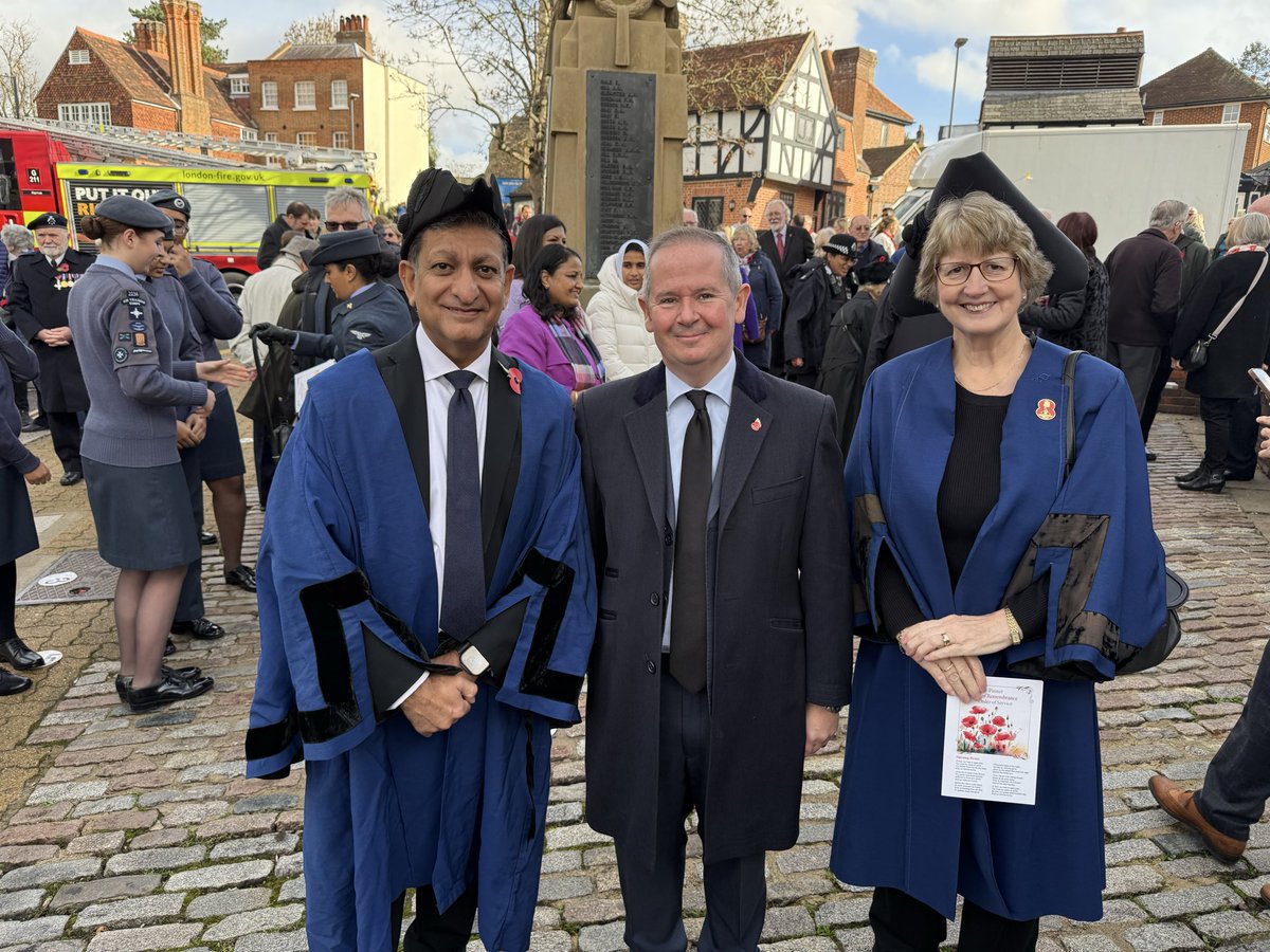 hiteshkkaria's tweet image. Privileged &amp;amp; honoured to attend the Act of Remembrance service today organised by @PinnerAssociat with @DSimmonds_RNP @JuneRBaxter @CllrNormando @kuha4harrow &amp;amp; @NorthHarrowCB. 
Amazing turnout by local #Pinner residents
#LestWeForget