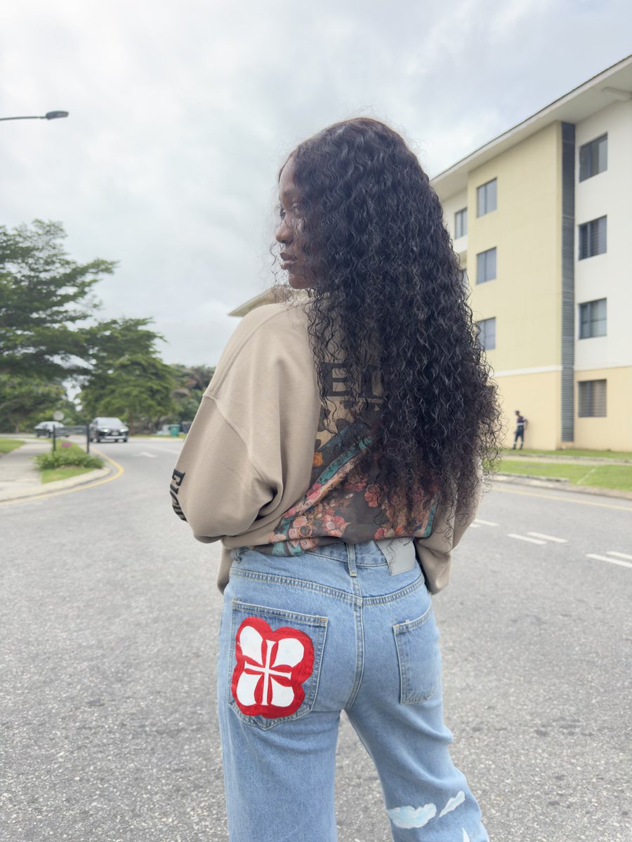 eightplux's tweet photo. Ancestral sweatshirt from Eightplux 

#eightplux #streetwear #jeans #fashion #trendy https://t.co/xNJwnqSwb9