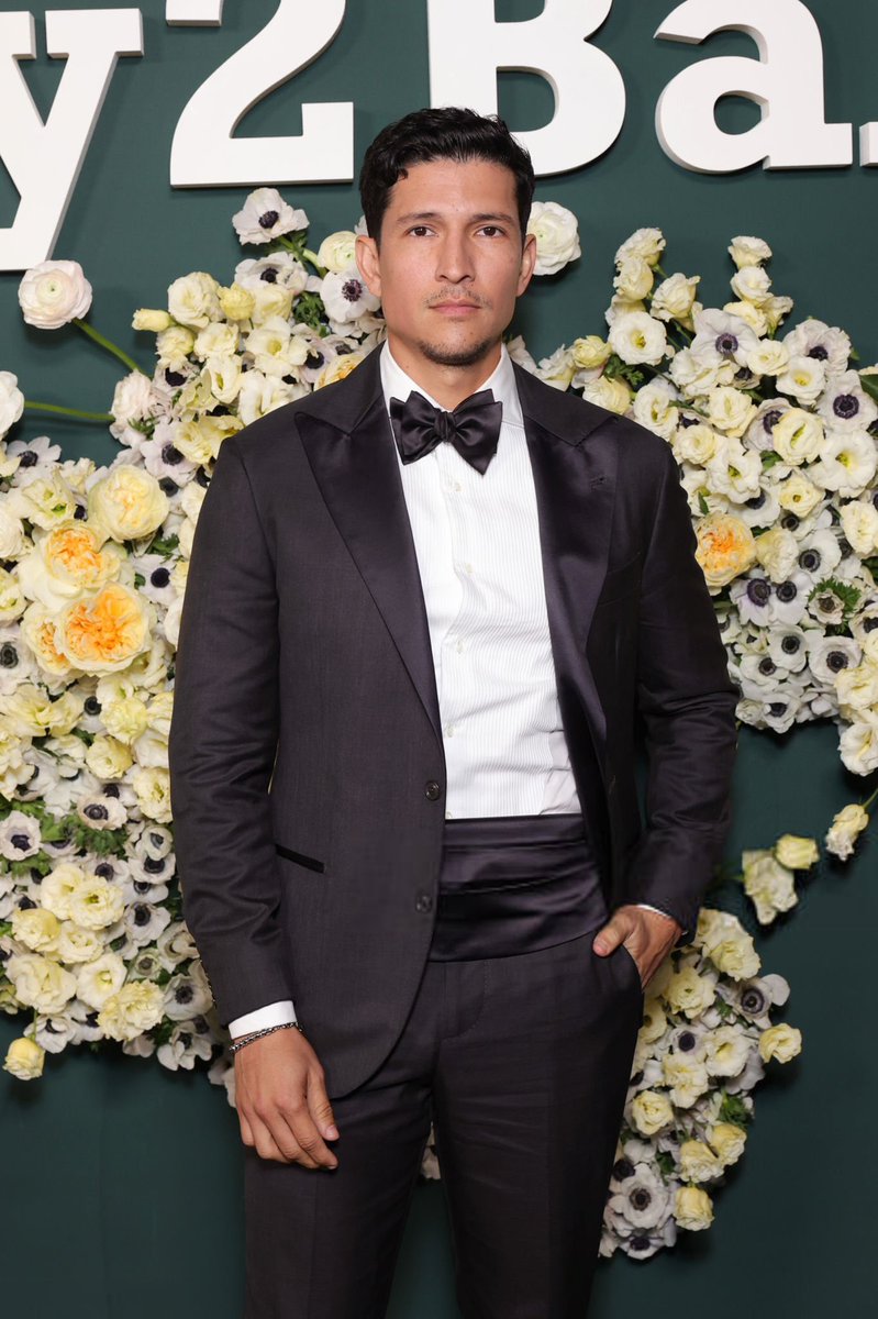 dannyramirezbr's tweet photo. 📸 Danny Ramirez no Baby2Baby Gala, ontem (08), em Los Angeles. https://t.co/Camg0UkWBA
