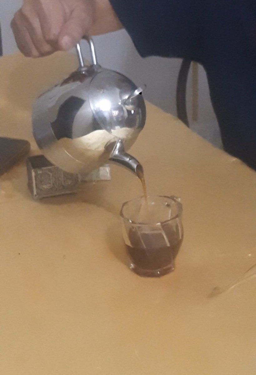 من أسباب ضعف وانهيار بعض الدول فساد مؤسساتها التي لم تقوم بأداء واجباتها وحادت عن مسارها الصحيح مما يؤدي إلي ظلم وفقر مدقع لشعوبها فتسقط عنهم القيم والأخلاق من ثم تتفشي كل أنواع الجرائم والموبقات 
#مزاد_الافتتاح