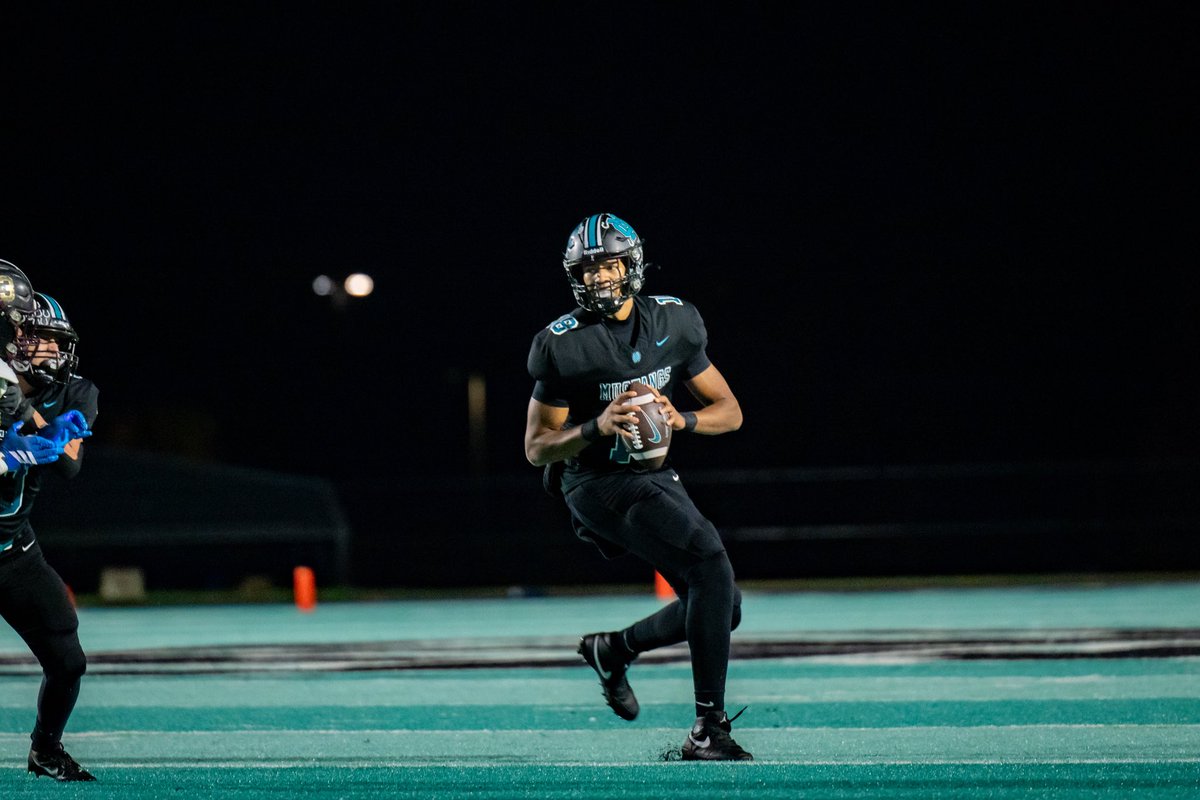 .<a href="/ColinHd2007/">Colin Daniels 6’5 QB</a> only threw 9 passes Friday night but 3 of them were TDs - giving him nine 3+ TD outings in 2025.

He leads <a href="/KHSAA/">KHSAA Main</a> with 41 TD passes and 44 total TD in 2025.

For the sixth time in his 23-game career, Daniels finished with as many TD passes (3) as he did