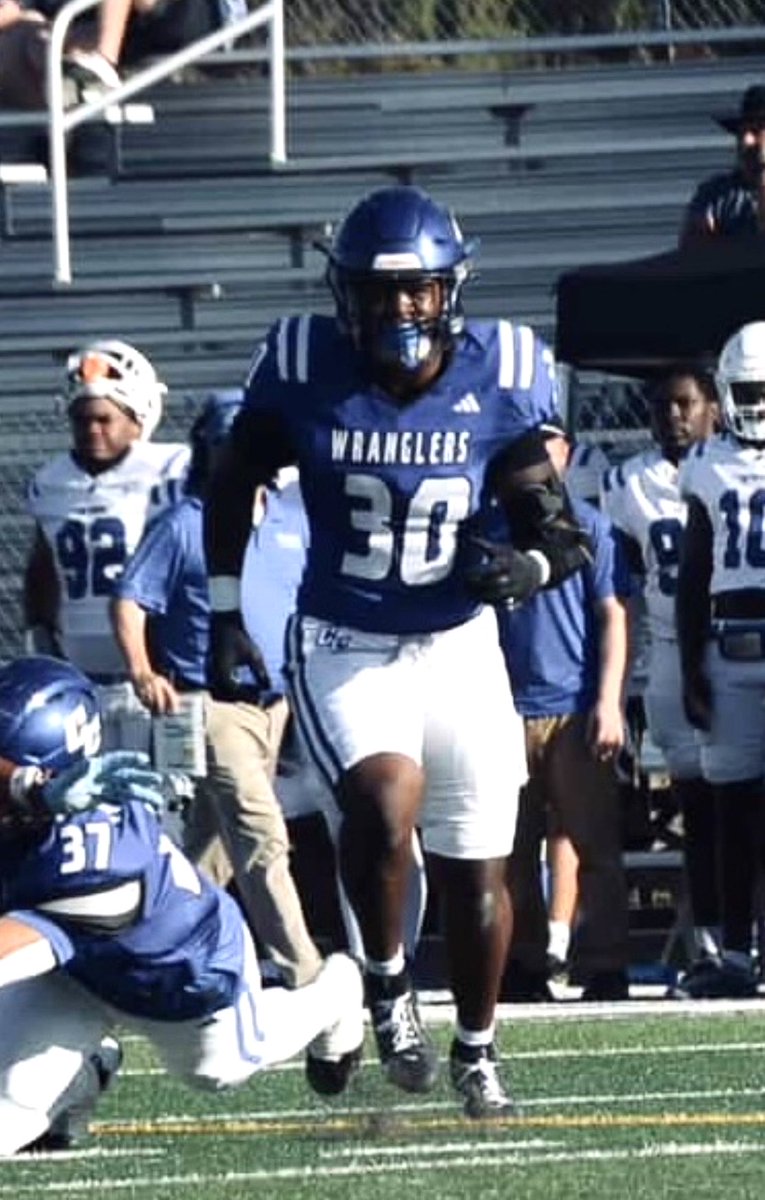updated juco film (7 games ) 
6’2 230 linebacker 🚨2-3 years eligibility 
d1 transfer 
december grad attending cisco college 
film link ⬇️
-hudl.com/v/2SqrKj

<a href="/CoachRiz/">Charlie Rizzio</a> <a href="/CiscoCollegeFB/">Cisco College Football</a> <a href="/JUCOFFrenzy/">JUCO Football Frenzy</a> <a href="/Coachdub_940/">Coach Dubb</a>